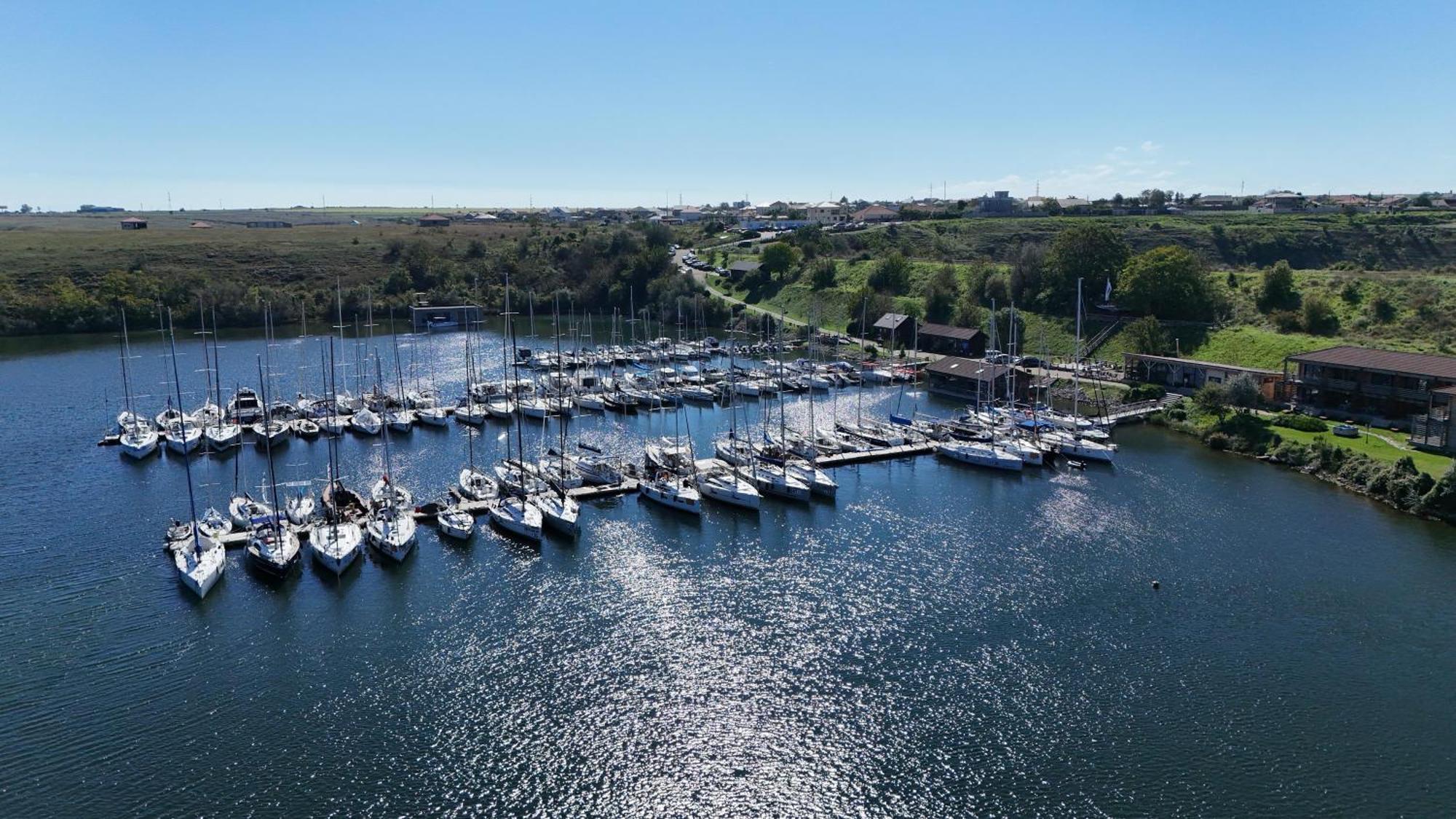 Lifeharbour Limanu Hotel Екстериор снимка